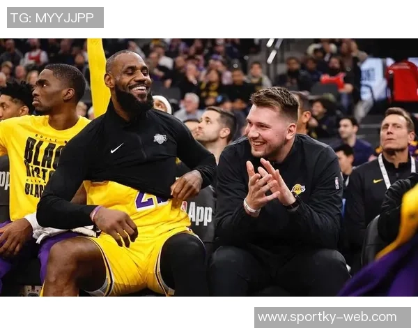 詹姆斯在快船训练引发湖人紧张局势意在施压球队不愿他复出 詹姆斯在快船训练引发湖人紧张局势意在施压球队不愿他复出